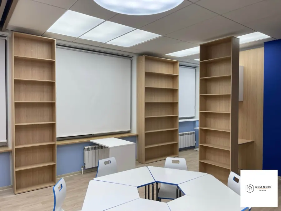 Sala szkoleniowa z biblioteką