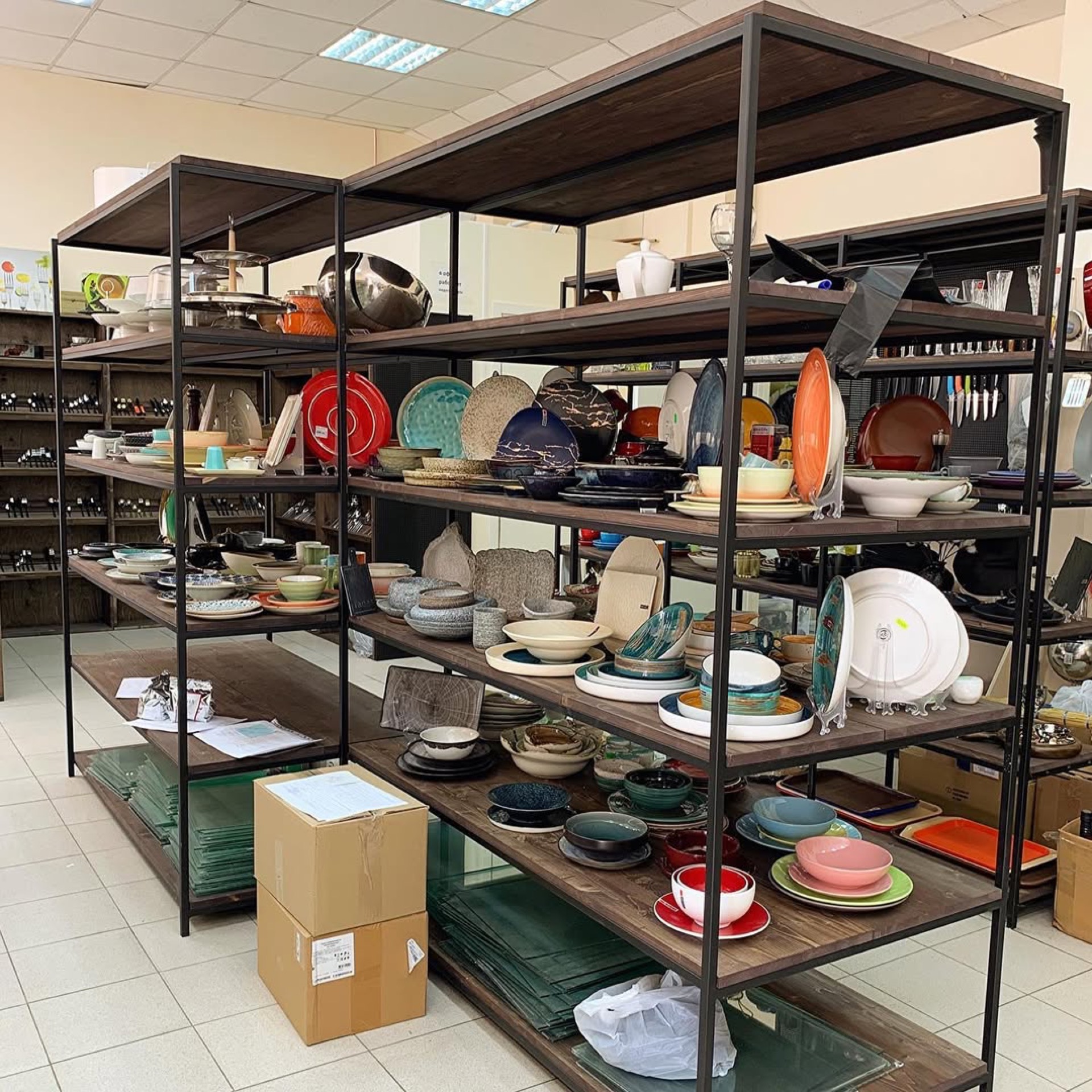 Wyposażenie sklepu w stylu loft — zdjęcie 3