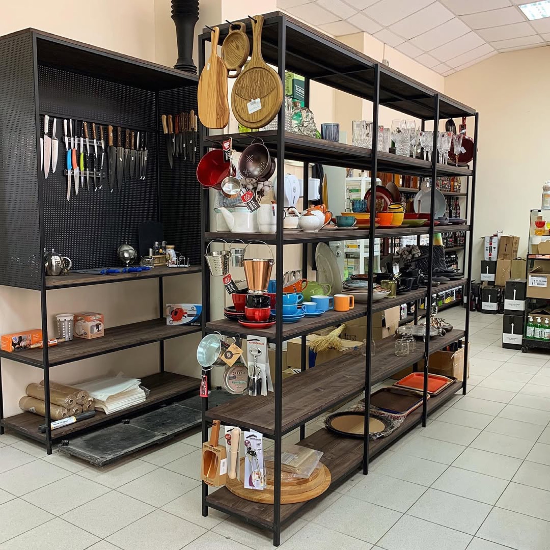 Wyposażenie sklepu w stylu loft — zdjęcie 4