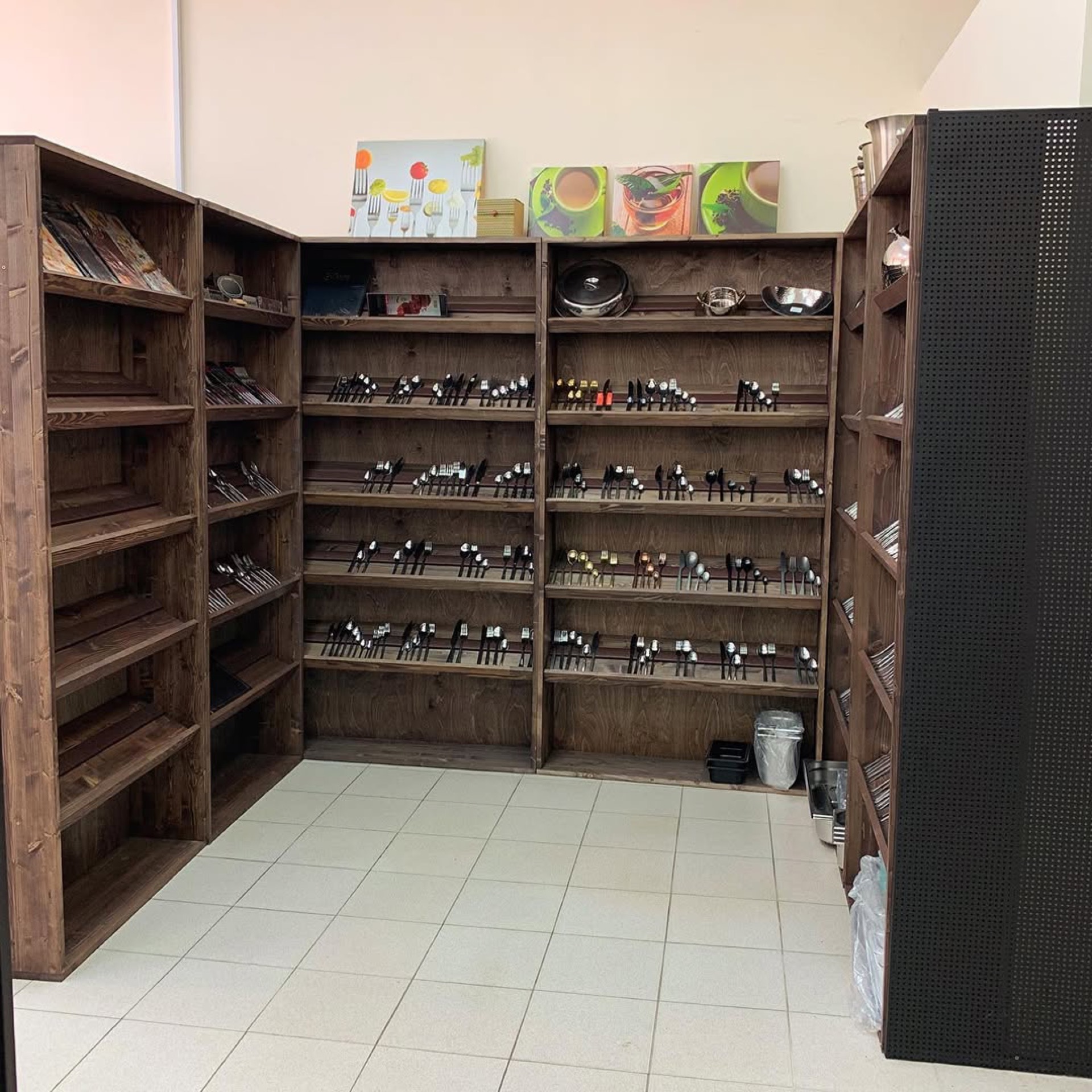 Wyposażenie sklepu w stylu loft — zdjęcie 6