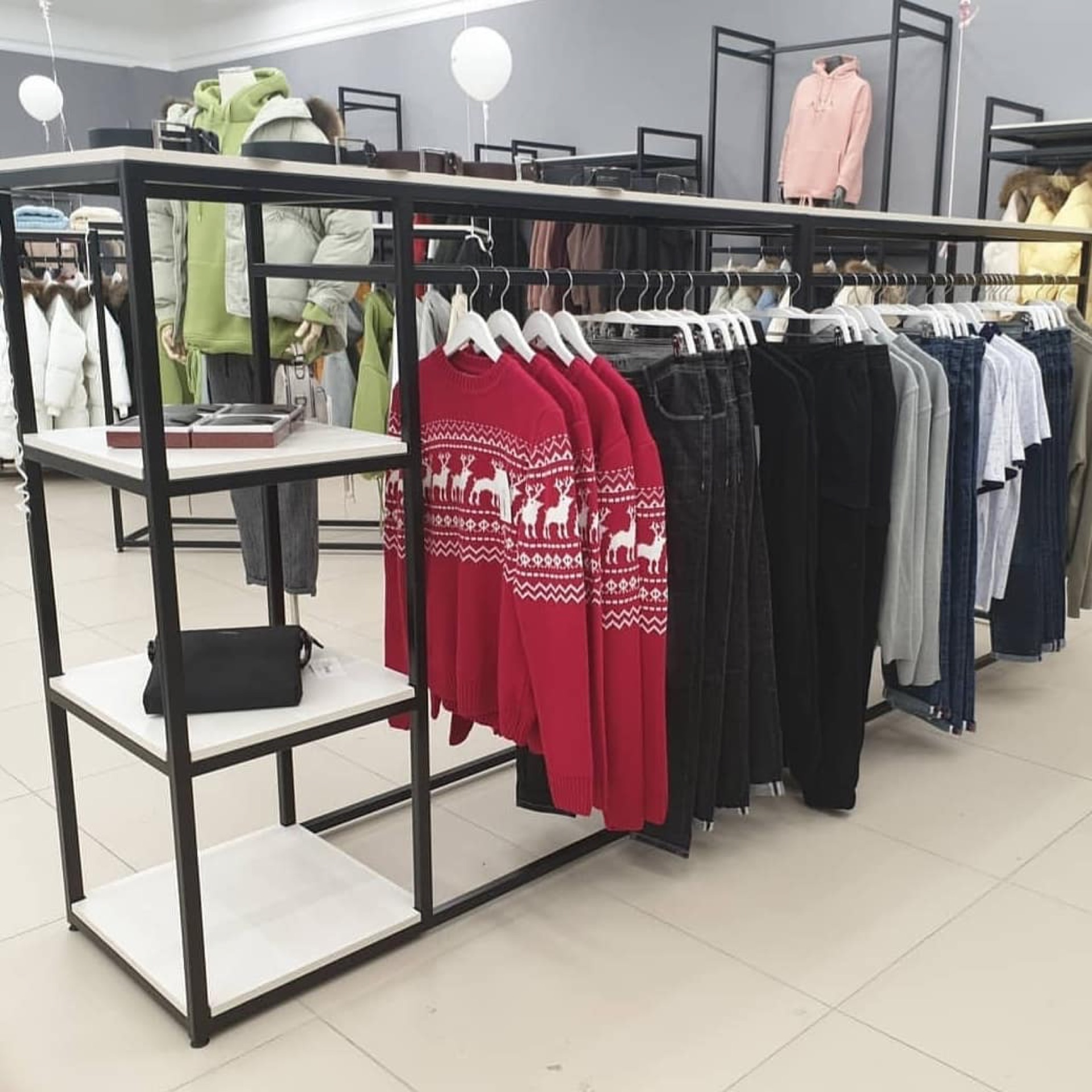 Wolnostojące stojaki na ubrania loft — zdjęcie 3