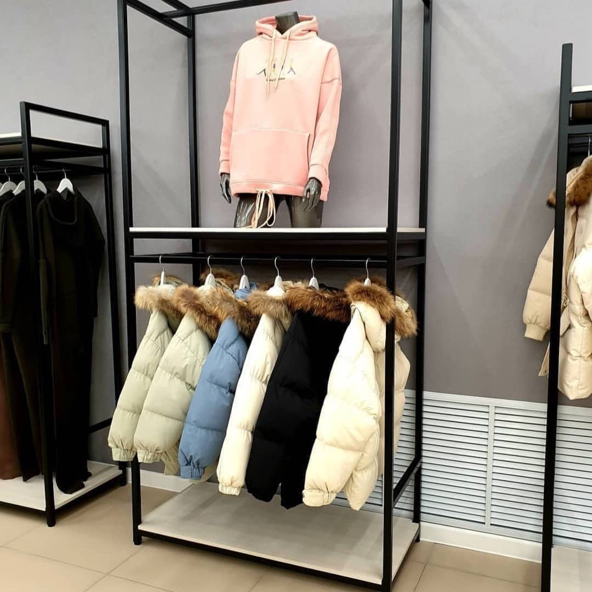 Wolnostojące stojaki na ubrania loft — zdjęcie 4