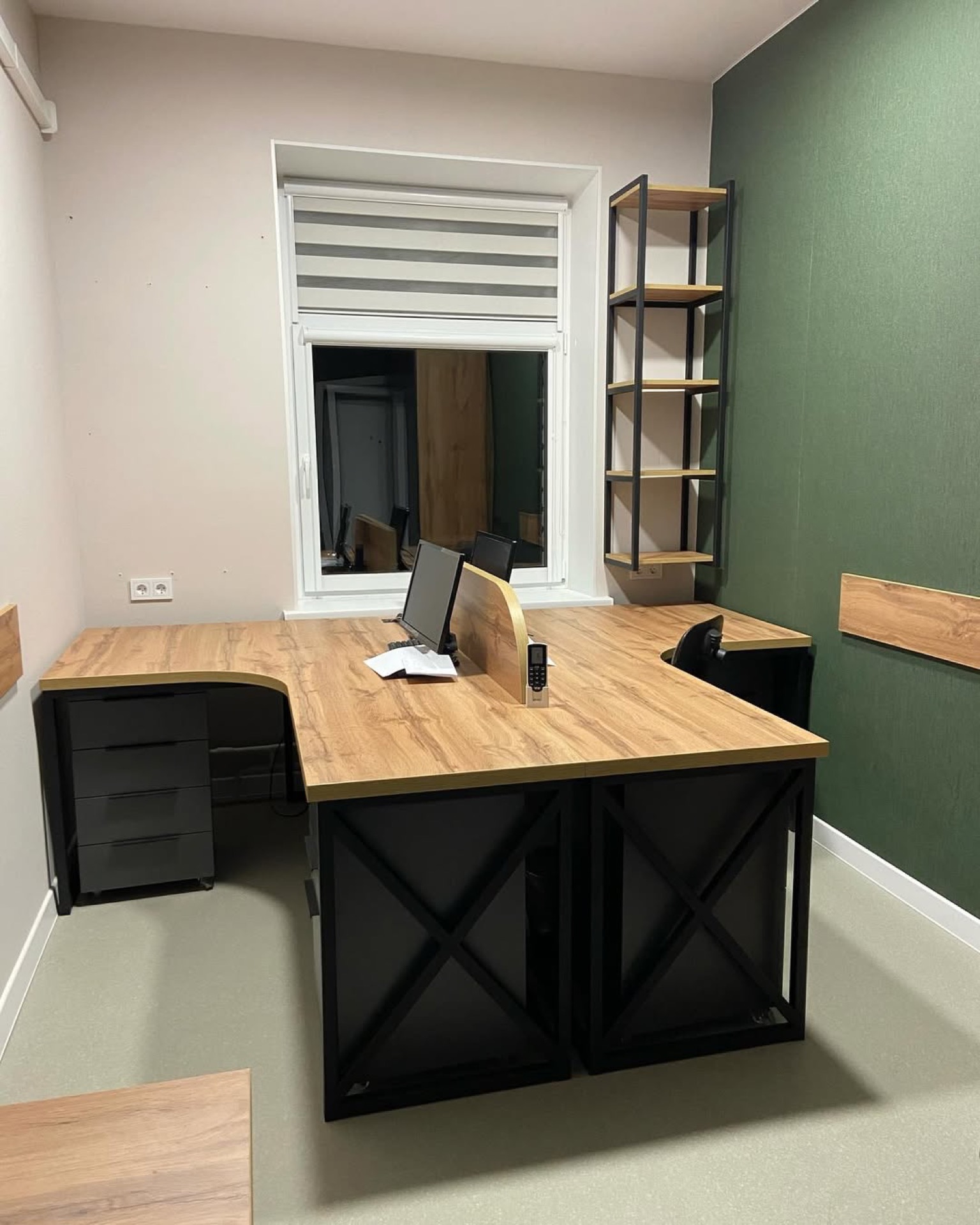 Zestaw mebli biurowych loft — zdjęcie 4