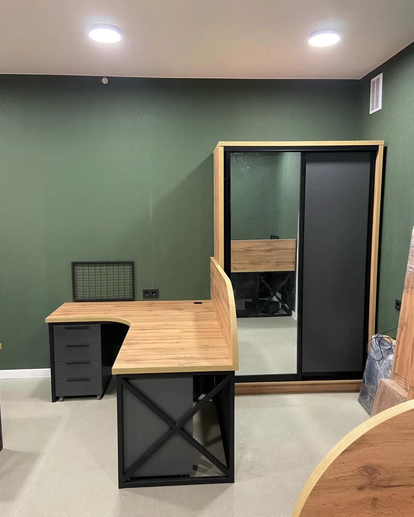 Zestaw mebli biurowych loft — zdjęcie 1