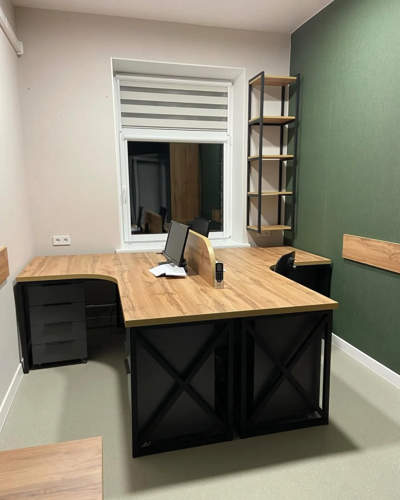 Zestaw mebli biurowych loft — zdjęcie 4