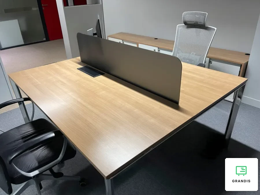 Open space z ergonomicznymi stanowiskami